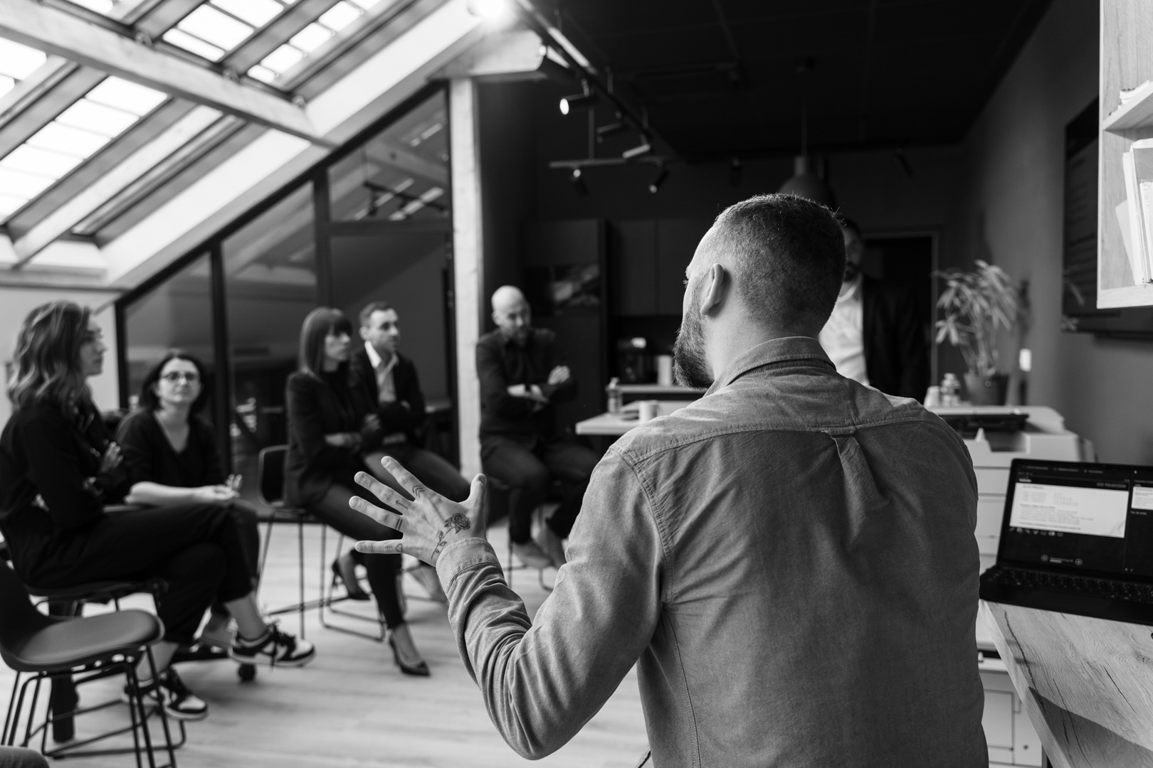 L'équipe C&O Télécom au travail dans ses bureaux